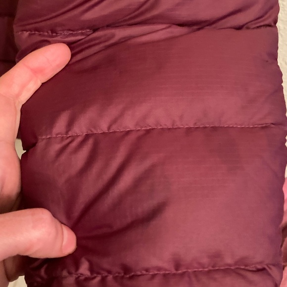 Patagonia Hi Loft Down Sweater Hoodie Burgundy - Picture 5 of 8